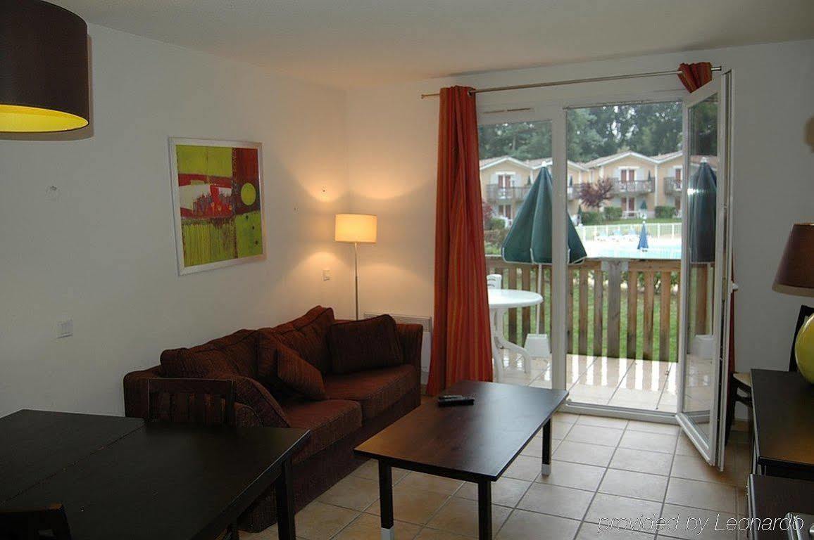 Vacanceole - Le Domaine Du Golf D'Albret Barbaste Exterior foto