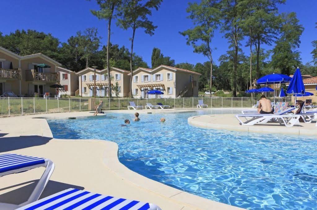 Vacanceole - Le Domaine Du Golf D'Albret Barbaste Exterior foto